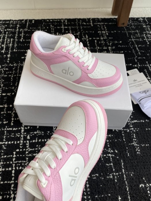 Кроссовки женские фото 6