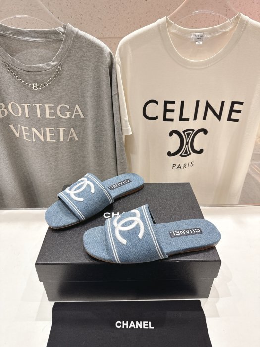 Шлепанцы фото 3