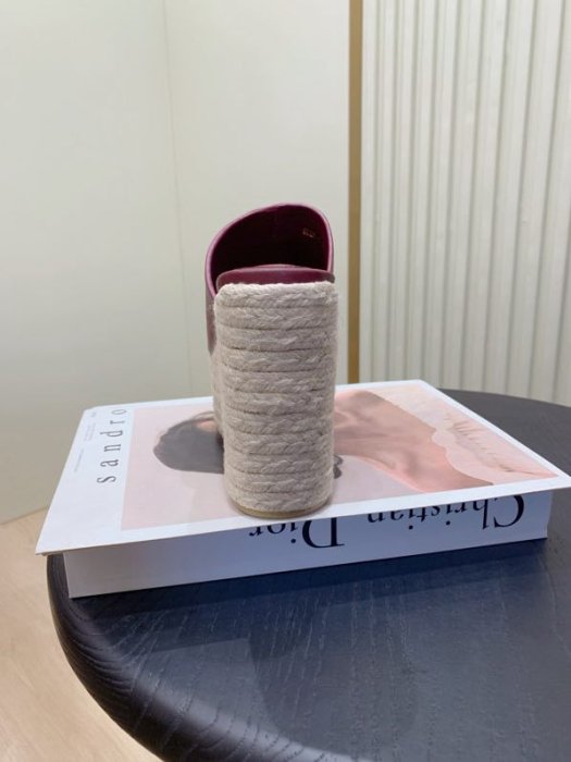 Босоножки фото 4