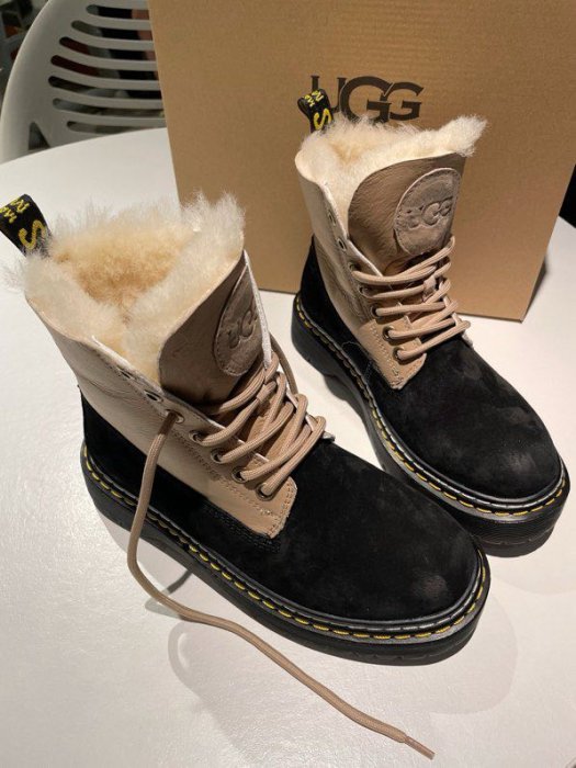 Boots women's on fur winter