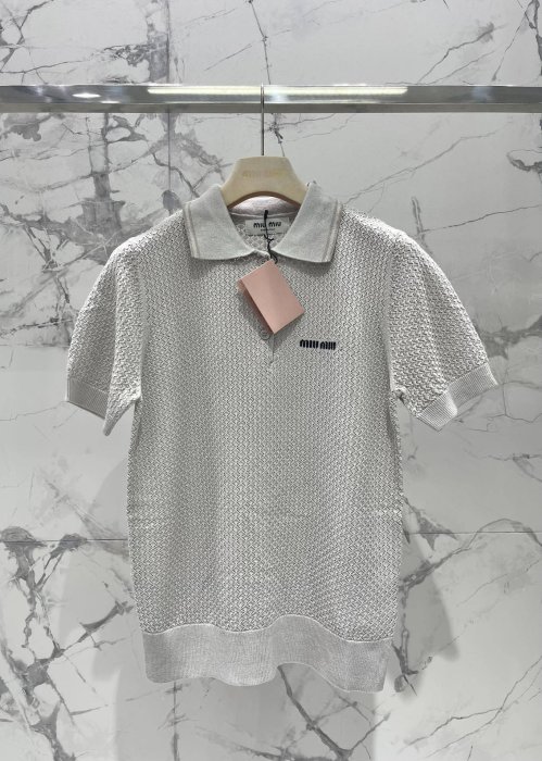 Футболка жіноча