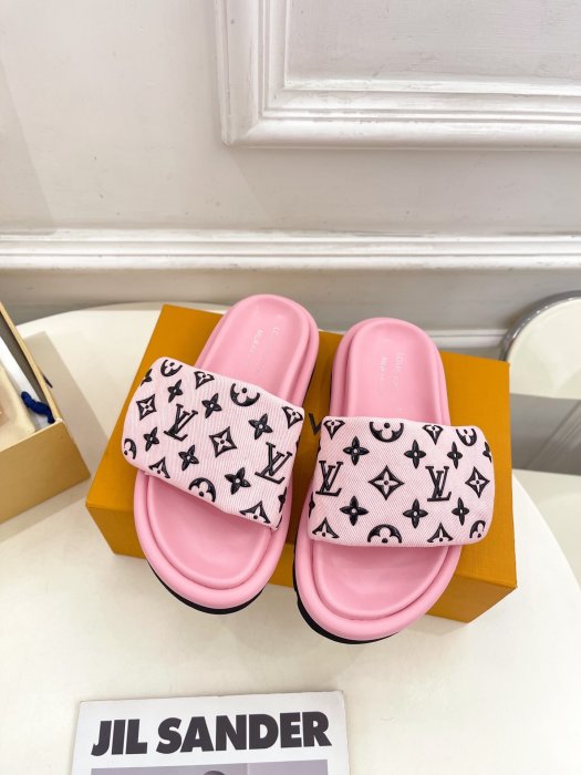 Шлепанцы женские