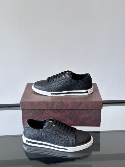 Кросівки фото 4