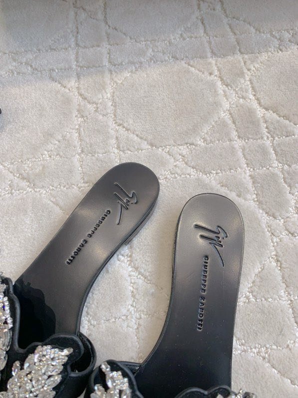 Шльопанці фото 3