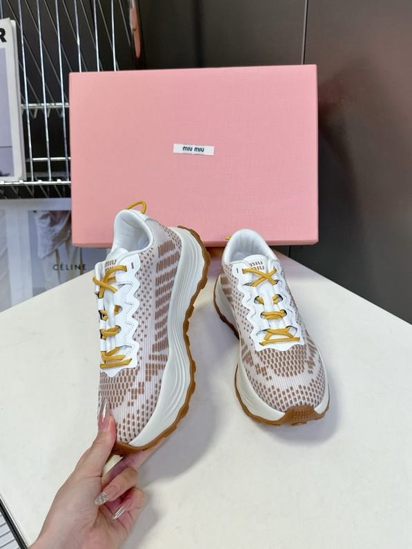 Кроссовки женские фото 5