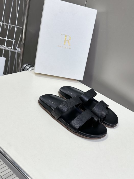 Шлепанцы фото 2