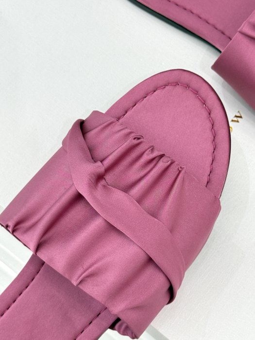 Шлепанцы фото 7