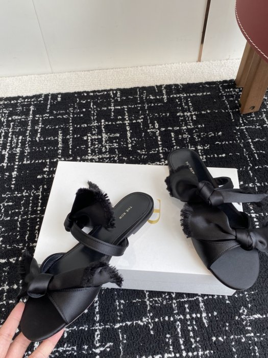 Босоножки фото 7