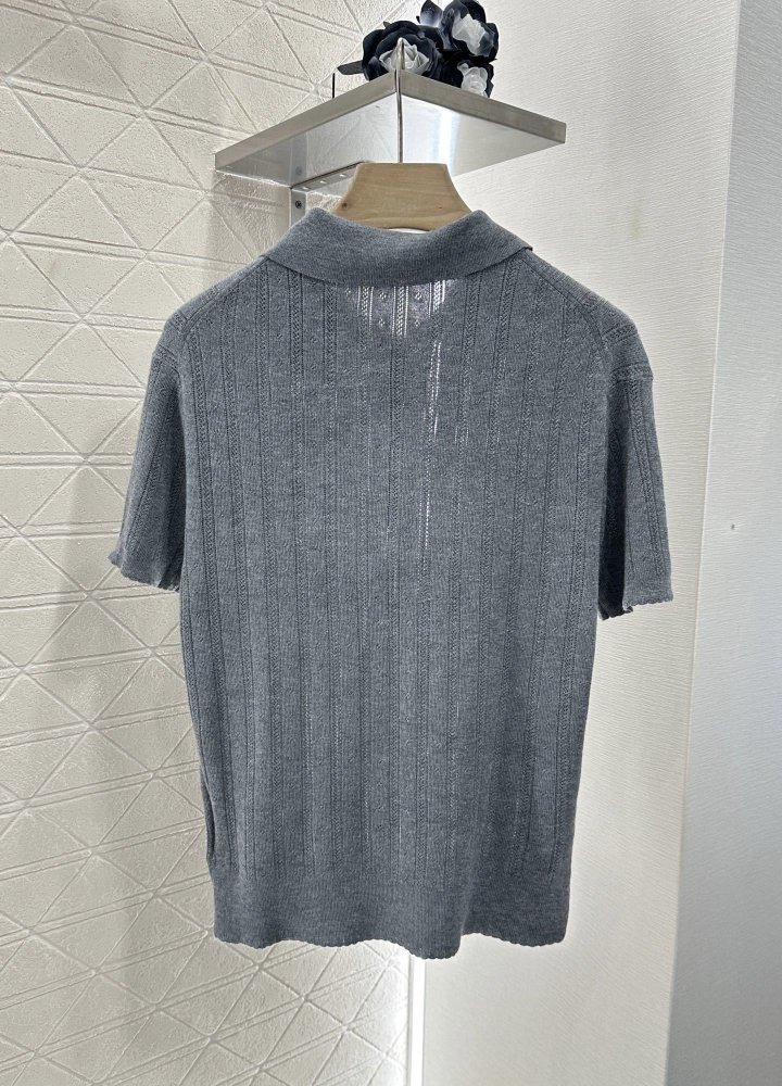 Футболка жіноча фото 2