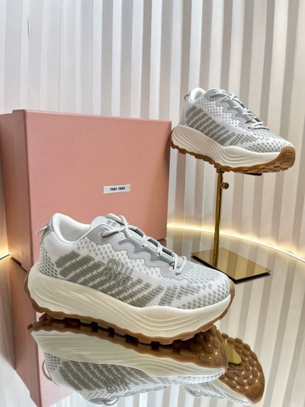 Кроссовки женские фото 7