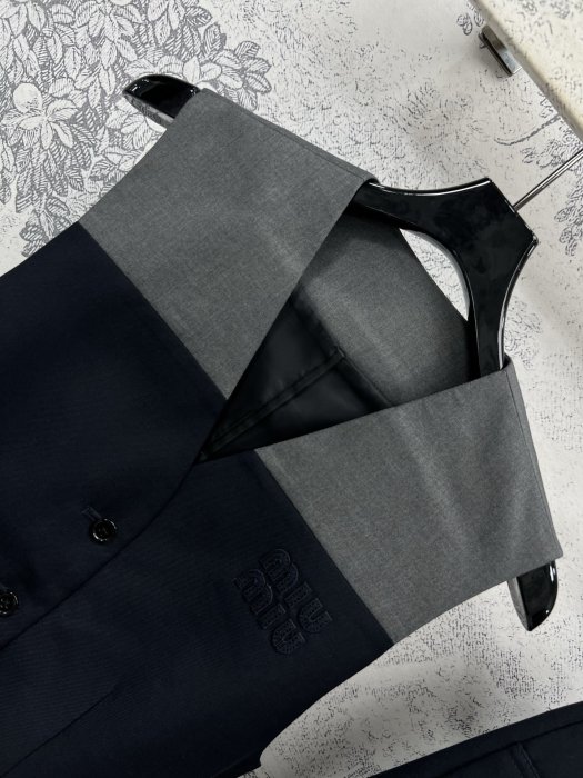 Костюм женский фото 2