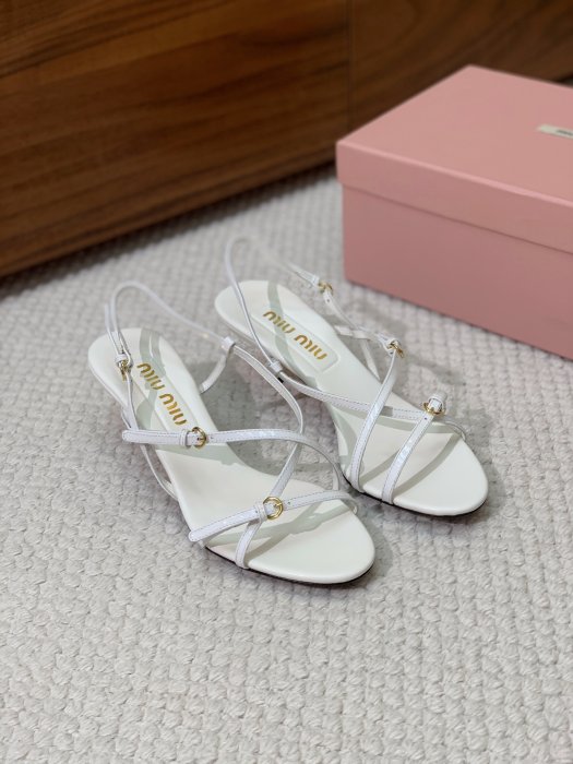 Босоніжки фото 6