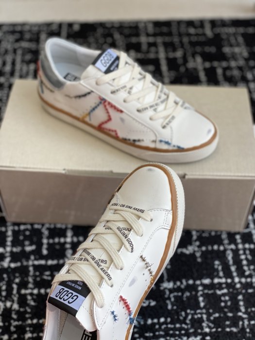 Кроссовки женские фото 6