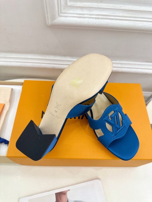 Босоножки фото 9