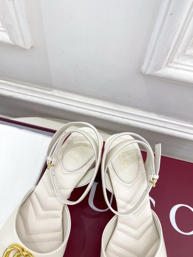 Босоножки фото 6