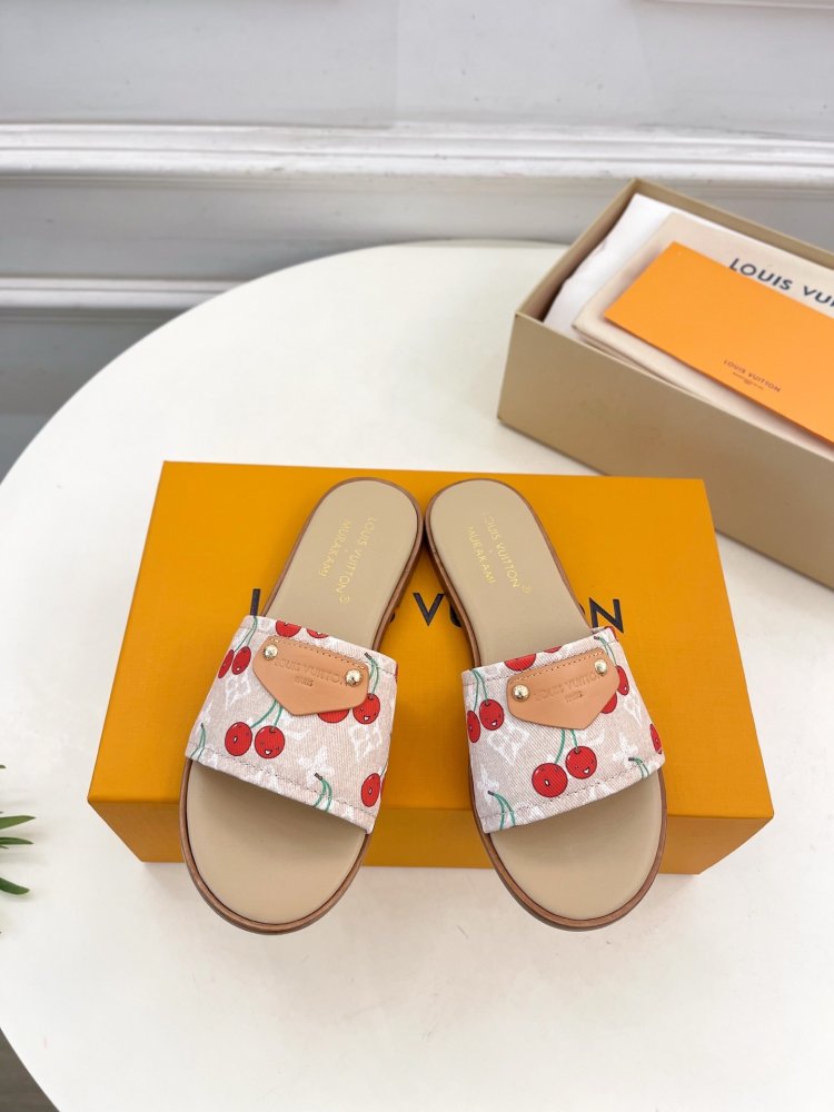 Шлепанцы женские