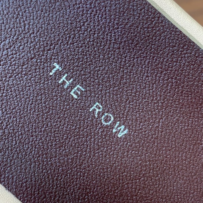 Шлепанцы женские фото 8