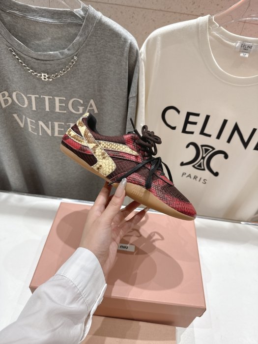 Кроссовки фото 5