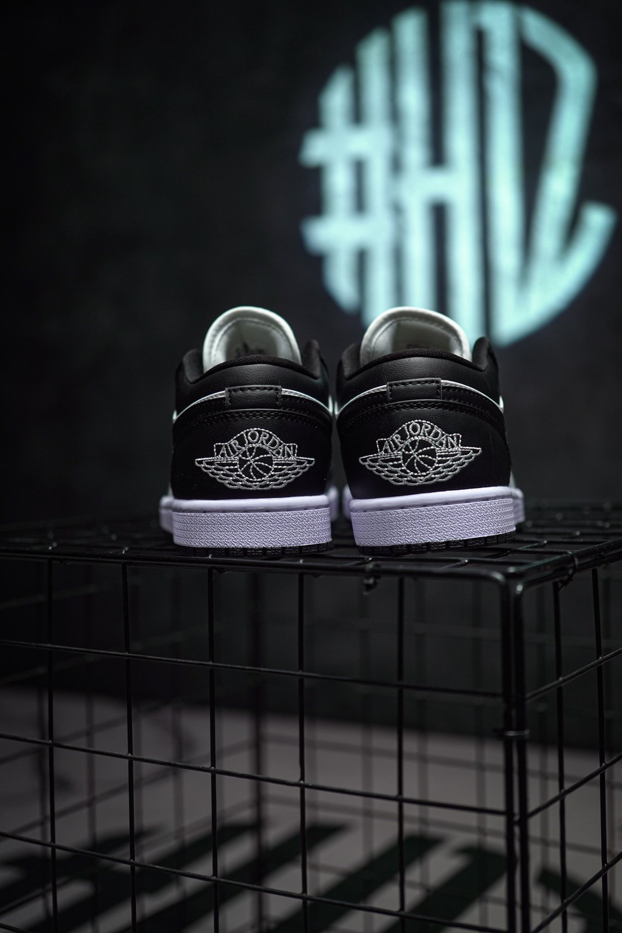 Кроссовки Air Jordan 1 Low Panda DC0774-101 фото 3