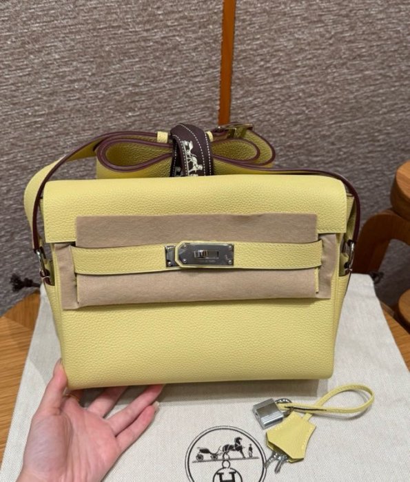 Сумка KELLY MESSENGER JAUNE POUSSIN в коже Togo 24 см фото 9