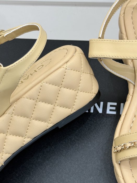 Шлепанцы фото 6