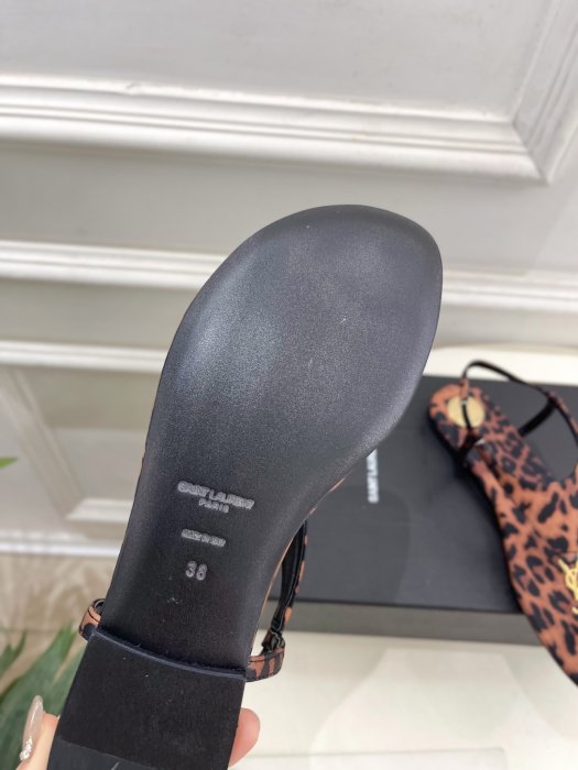 Сандалии женские фото 9