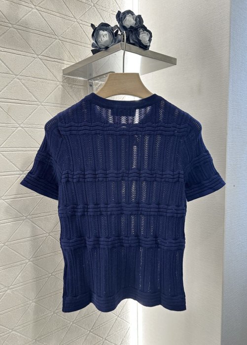 T-shirt women's фото 2