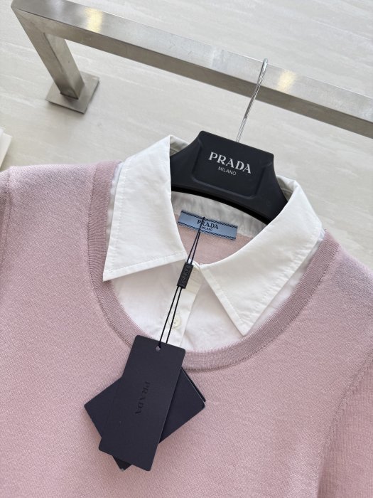 T-shirt women's фото 2