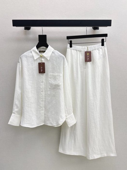 Костюм женский