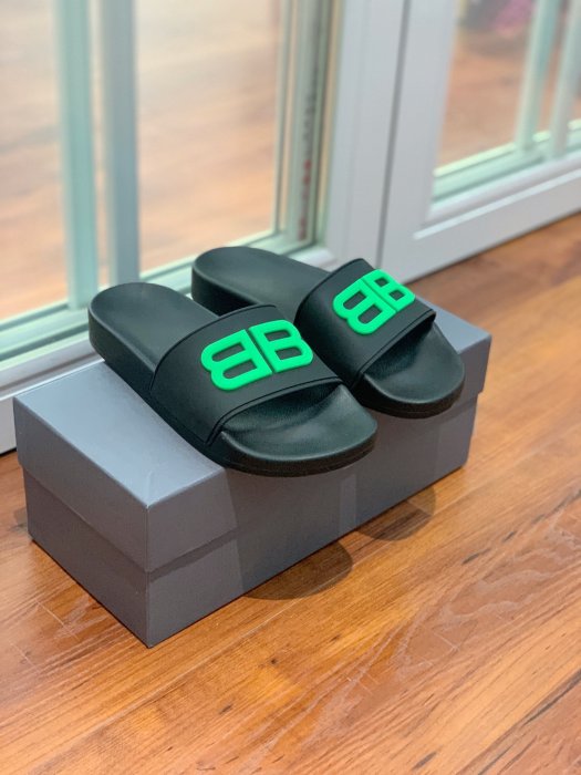 Шльопанці фото 4