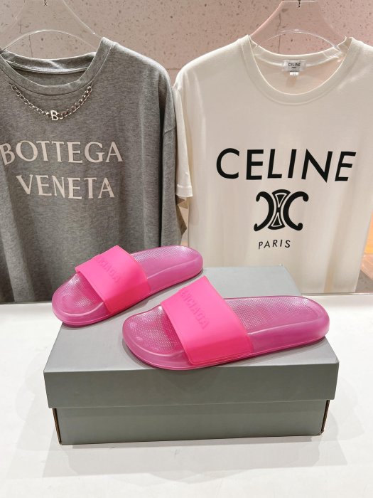 Шлепанцы фото 4