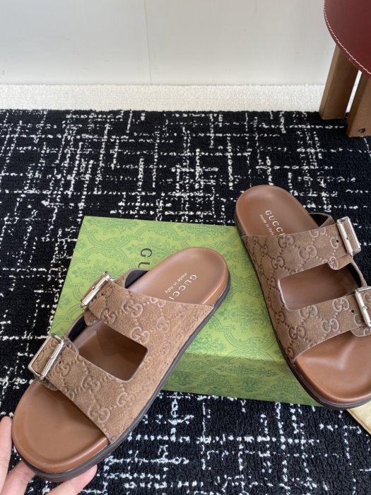 Шлепанцы фото 7