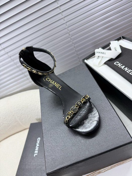 Босоножки фото 8