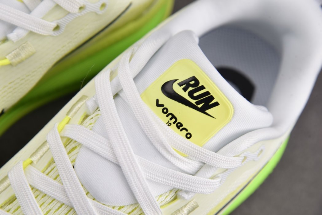 Кроссовки Vomero 18 White Electric Green Volt фото 9