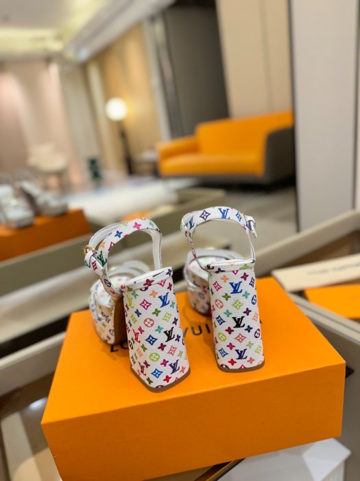 Босоножки фото 7