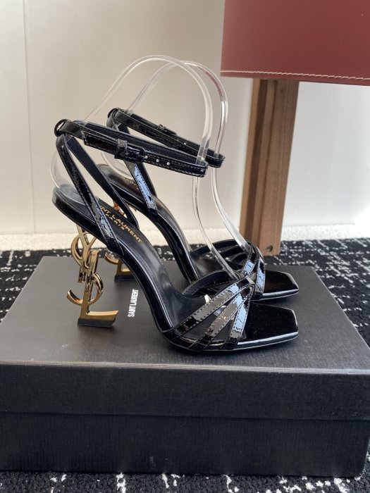 Босоножки фото 2