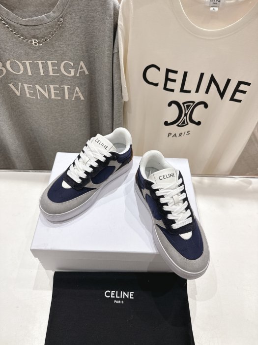 Кроссовки женские фото 2