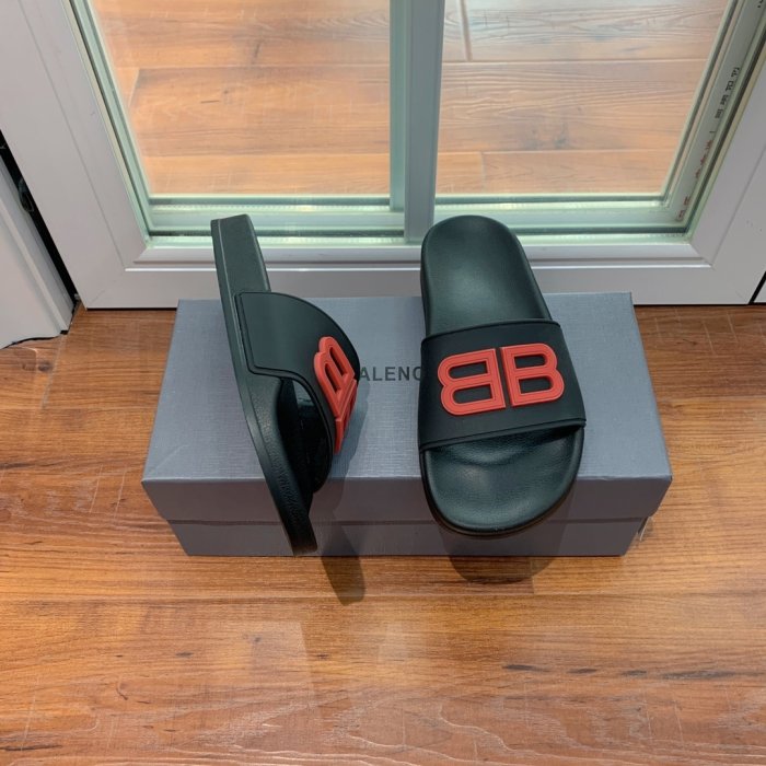 Шлепанцы фото 2