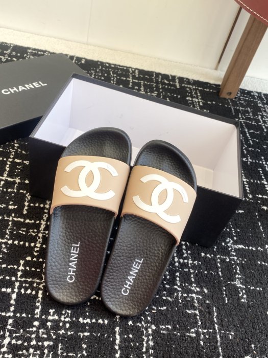 Шлепанцы женские фото 3