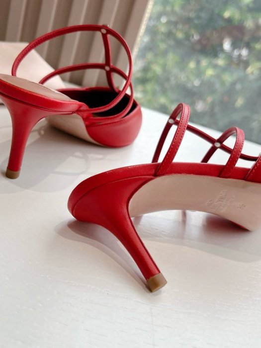 Sandals фото 4