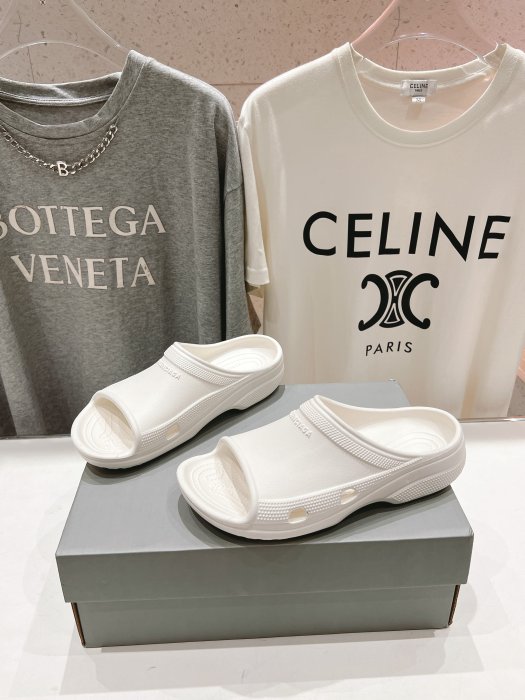 Шлепанцы фото 4