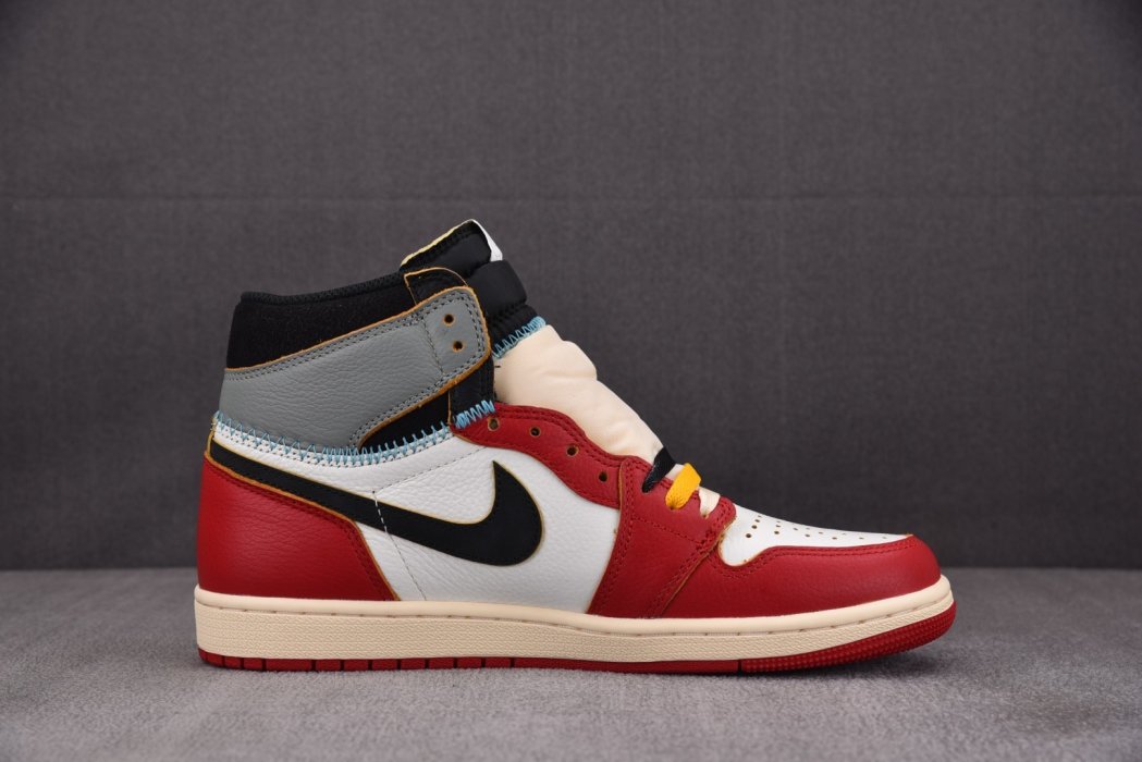 Кроссовки Union LA x Air Jordan Air 1 Retro High OG SP Chicago Shadow фото 2