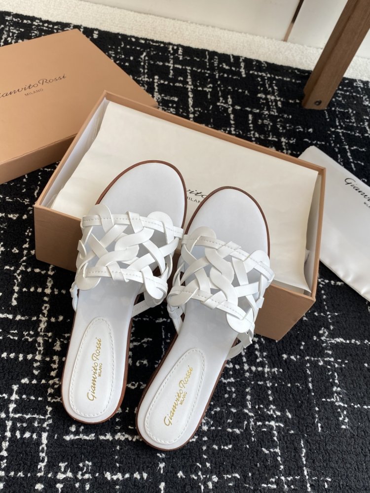 Шльопанці жіночі фото 4