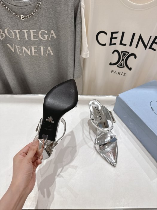 Босоножки фото 9