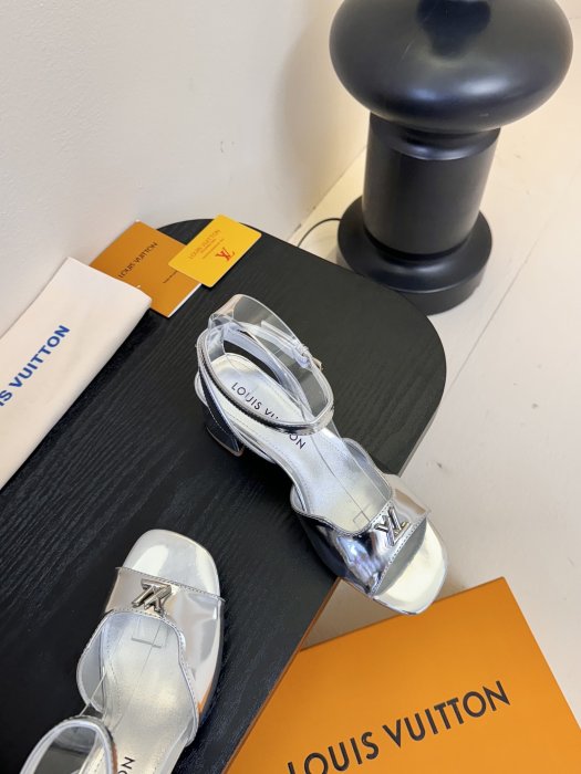 Босоножки фото 4