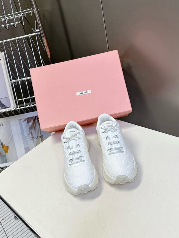 Кроссовки женские фото 8