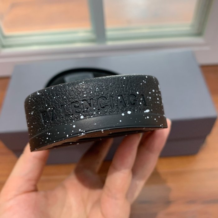 Шлепанцы фото 9