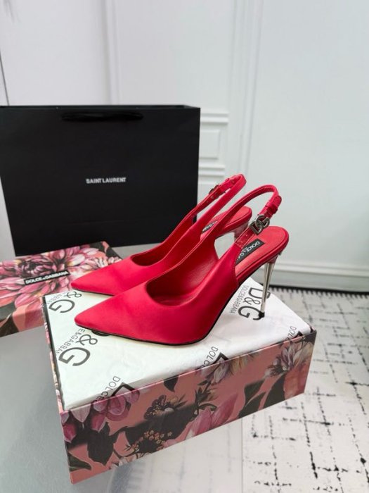Sandals on high heel фото 2