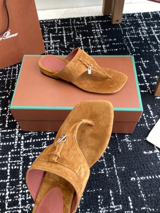 Шлепанцы фото 6