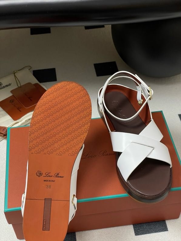 Сандалі  шкіряні жіночі фото 8